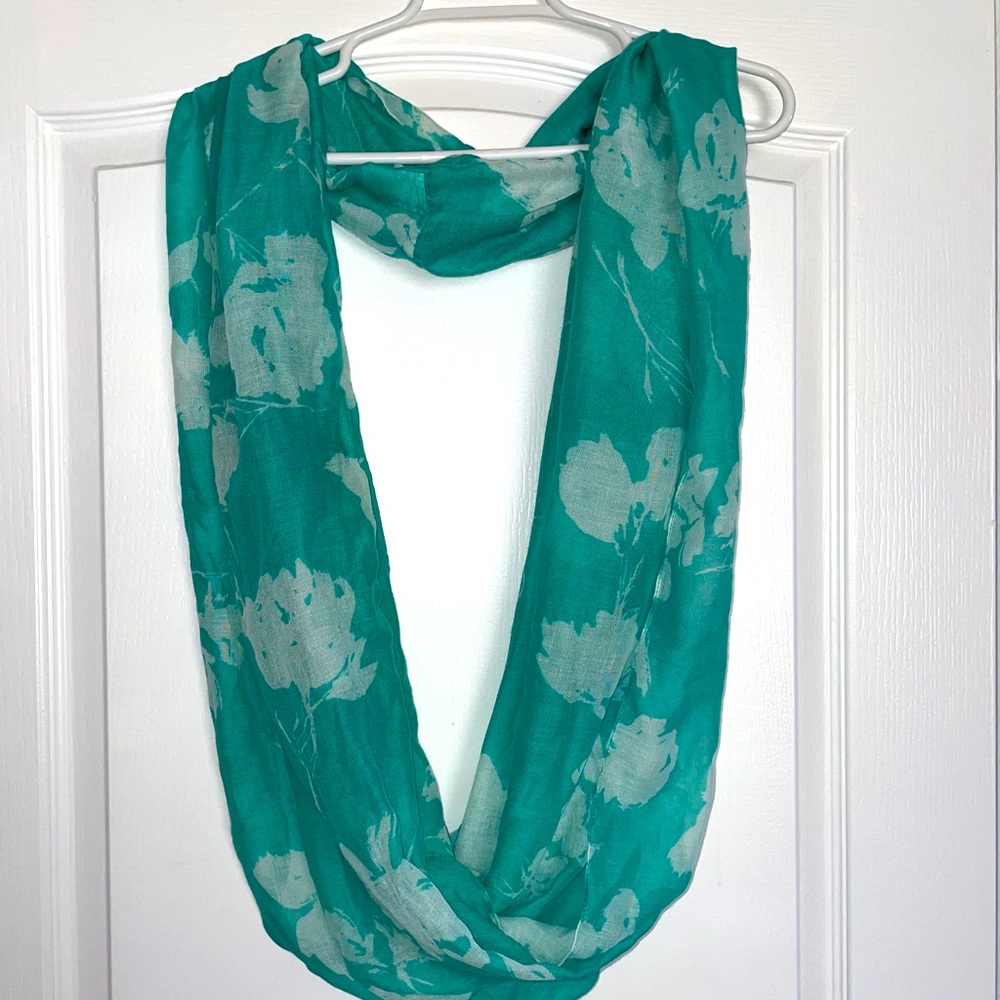 Infinity scarf, lightweight